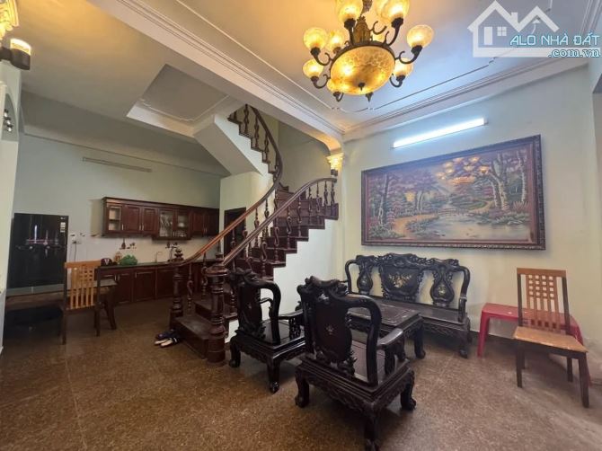 BÁN NHÀ NGUYỄN KHANG YÊN HOÀ CẦU GIẤY DT 45M 5 TẦNG NGÕ NÔNG GẦN PHỐ Ở LUÔN GIÁ 10.6 TỶ