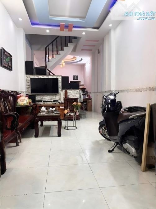 HẺM XE TẢI LÊ ĐÌNH CẨN CHIẾN LƯỢC 3 TẦNG 4M17M NỞ HẬU TÀI LỘC Chỉ 5.6 TỶ - 1