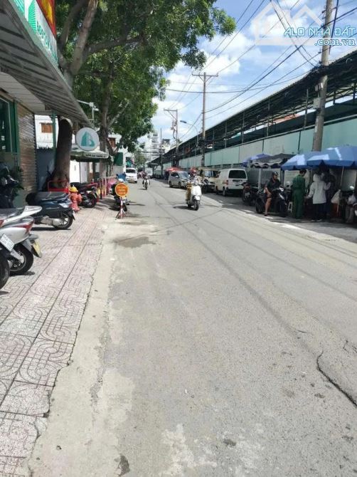 BÁN NHÀ MẶT TIỀN NGUYỄN GIẢN THANH – TRUNG TÂM THIẾT BỊ Y TẾ Q.10 - 1