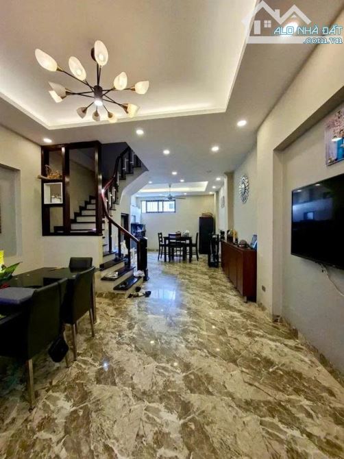 Bán Nhà Đỗ Nhuận BTL Cạnh Công Viên Hòa Bình, 35m 5 Tầng, Ô Tô Đỗ Cửa. 7.7 TỶ - 1