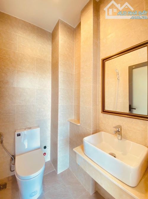 Nhà đẹp(4x10m) gần mặt tiền phố ẩm thực Phan Xích Long, 5tầng mới cứng-3pn4wc. Gía 7tỷ7 - 1