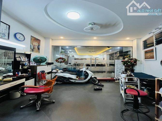 Bán gấp! Căn góc 2 thoáng phố Trung Liệt, gần mặt phố, oto đỗ cửa, full nội thất 72m2 - 1