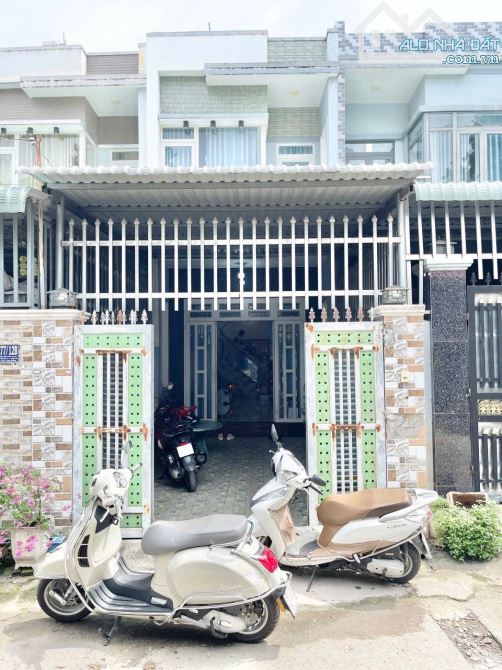 Nhà Lầu Trệt SHR 95m2 Sân Ô Tô 7 Chỗ Sát QL1K Trung Tâm Đông Hoà Dĩ An - 1