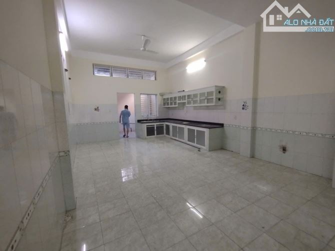 Cho thuê nhà mặt tiền 1 trệt 2 lầu đường Dương Tử Giang - 1