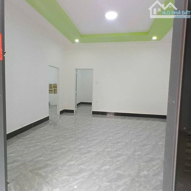 Cần bán gấp căn nhà ở 1/ Đ. Tân Hiệp 18 , Hóc Môn 94m2 - Sổ hồng riêng - giá 870tr - 1