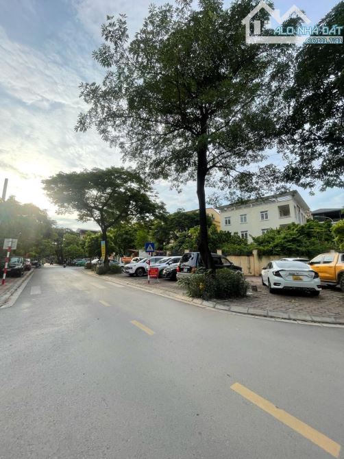 Bán biệt thự song lập ngõ 13 Lĩnh Nam 100m2 5 tầng ô tô tránh nhà đẹp giá 26 tỷ - 1