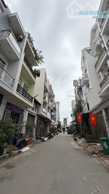 Nhà Hẻm Xe Hơi Kênh Tham Lương, 78m2 ( 4.3 x 18 ) 3 TẦNG 3PN, giá giảm 300tr - 1