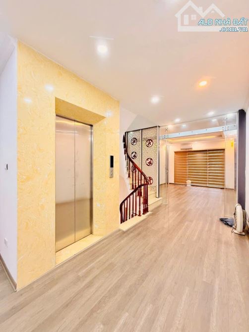 Hoa hậu Cổ Nhuế, lô góc, 39m 6 tầng, thang máy,chỉ hơn 8 đồng. - 1