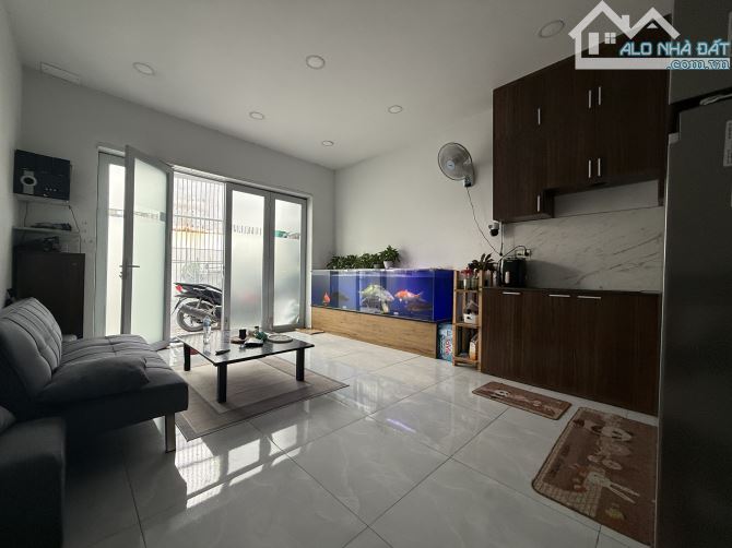 Chính chủ đăng bán nhà cấp 4 có đầy đủ nội thất, thiết kế đơn giản hiện đại, vào ở ngay. - 1