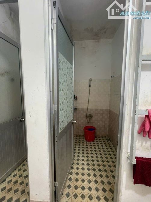 NHÀ HẺM 102 NGUYỄN TẤT THÀNH HẺM Ô TÔ GẦN HOA VIÊN NGUYỄN TẤT THÀNH - Loctran - 1