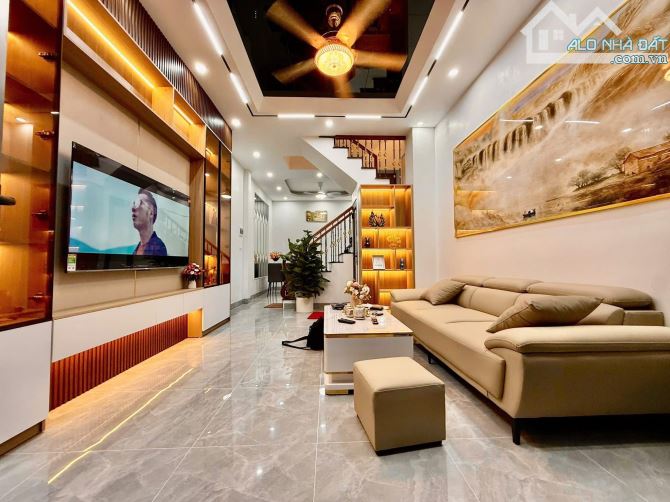 Cần bán gấp, Xuân Đỉnh, sát KĐT Ngoại Giao Đoàn, 38m, 5 tầng giá 8.5 tỷ, ô tô qua nhà - 1