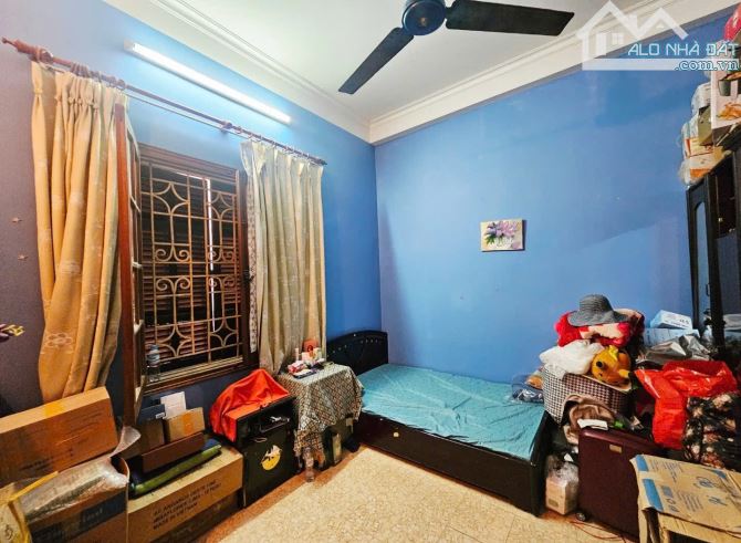NGUYỄN KHANG - CẦU GIẤY- NHÀ 4 TẦNG - MT 4.3M - THỬA VUÔNG A4 - Ô TÔ ĐỖ CỬA - CHỈ 18 TỶ - 1