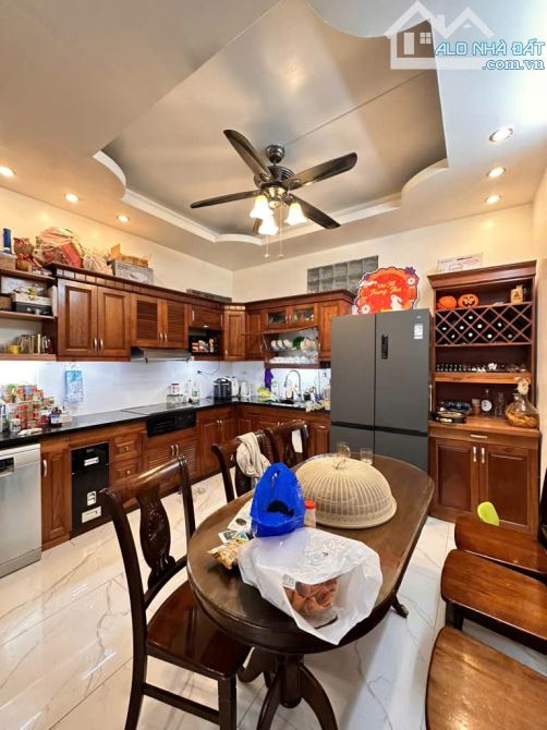 Bán nhà Hoàng Hoa Thám, ngõ rộng thoáng, nhà đẹp ở ngay, tặng full NT, 46m2, 5T, giá 9 tỷ - 1