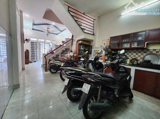 Bán nhà Lãnh Binh Thăng, Quận 11, 56m2 nhỉnh 2 tỷ 690 triệu, sổ hồng riêng - 1