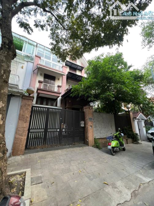 Cần bán nhà phân lô ngõ 140 Giảng Võ-Ba Đình- Hà Nội 131m2x3T,mặt tiền 11.2m, 62.9 tỷ - 1