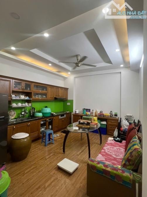 CHỈ 1 CĂN DUY NHẤT - HXH Nguyễn Văn Cừ - 4X15m - 4 Tầng - 1