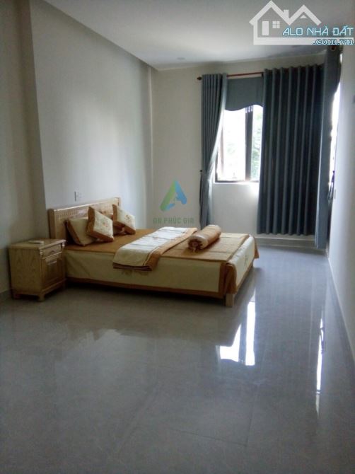 CHO THUÊ NHÀ NGUYÊN CĂN MẶT TIỀN ĐƯỜNG LÊ VĂN TÂM - 90 M² - 5 PN - GIÁ 20 TRIỆU - 1