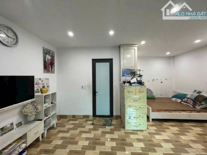 Chủ cần bán gấp nhà Tứ Hiệp sát khu ĐT Hồng Hà DT 40m- 5 Tầng === HƠN 5 TỶ - 1
