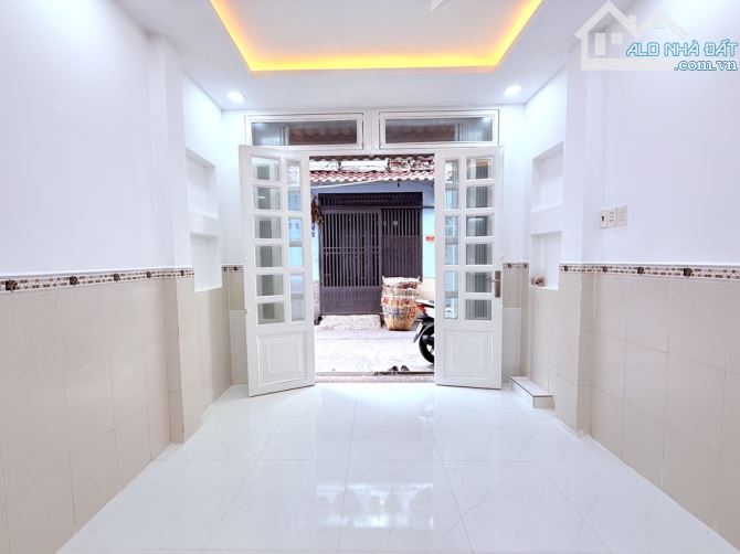 3 tầng Đúc Nguyễn Văn Khối 3.2 tỷ. 27m2 3PN xe hơi đỗ cửa - 1
