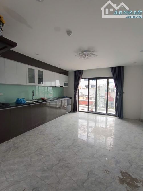 HIẾM !! CỔ NHUẾ - CỖ MÁY IN TIỀN- 12 PHÒNG KHÉP KÍN - DÒNG TIỀN HƠN 50TR/THÁNG - THANG MÁY - 1