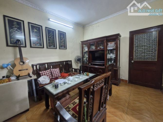 Bán nhà Thái Hà ngõ thông ô tô đỗ cửa, Dt 110m2, mt 6.2m, giá 20 tỷ. - 1