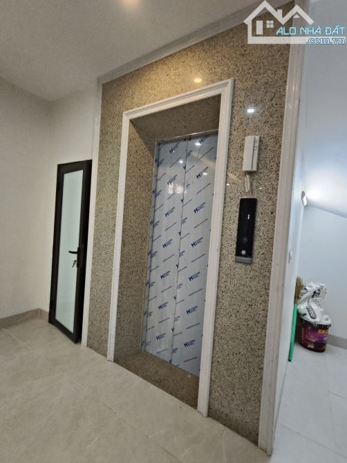 Cuối đường Bà Triệu 45m 5 tầng thang máy, lô góc, ô tô 4 chỗ chỉ 8.3 tỷ - 1