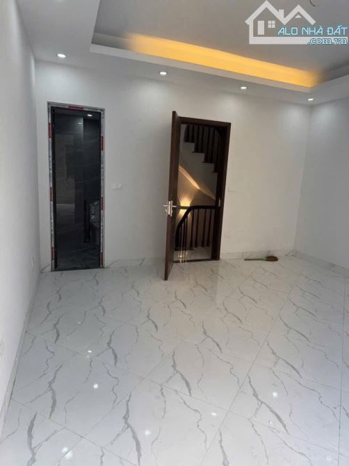 BÁN NHÀ PHỐ GIA QUẤT LONG BIÊN 6.2 TỶ 35m 5 TẦNG KINH DOANH Ô TÔ GẦN PHỐ NGỌC LÂM - 1