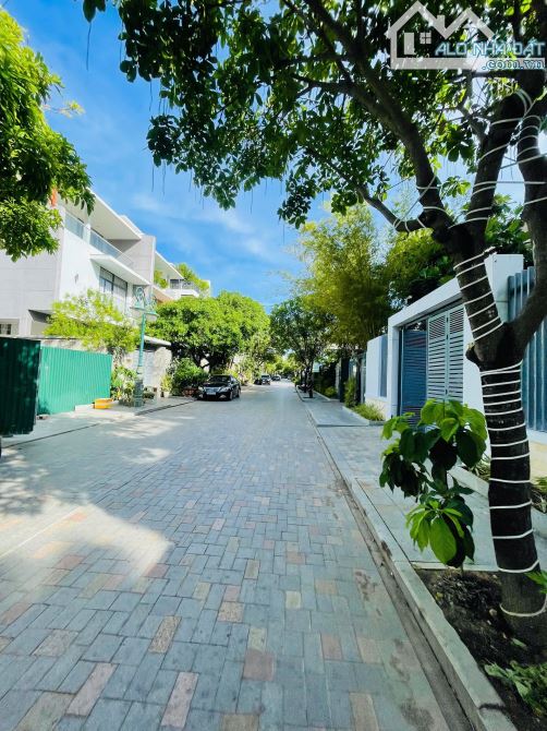 BÁN BIỆT THỰ XÂY THÔ VIEW SÔNG TẠI VIP1 KHU ĐÔ THỊ VCN PHƯỚC HẢI NHA TRANG - 1