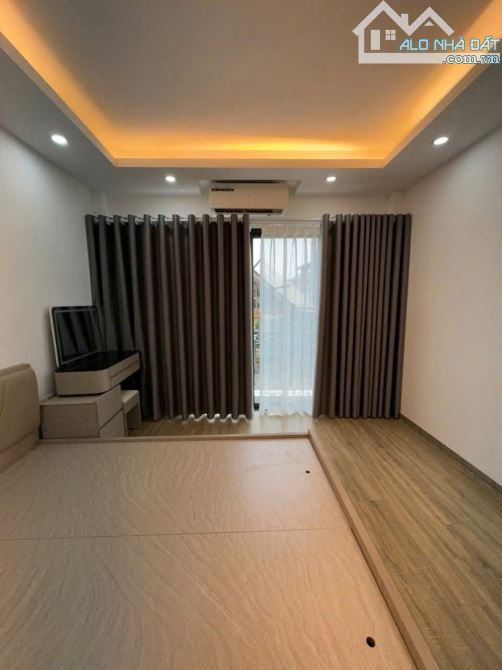 Hàng đẹp Cổ Nhuế, 40m 6 tầng, full nội thất, gần ô tô chỉ 8 đồng - 1