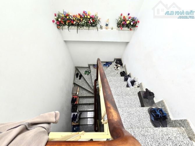 Quận 1 -Sát bên Nguyễn Trãi - Hẻm xe tải - 87m2 - 5 tầng - 17.9 Tỷ - 1