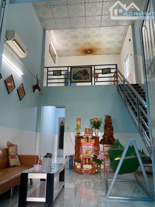 BÁN NHÀ GÁC LỬNG – SỔ RIÊNG THỔ CƯ. 200m2. Chỉ 2Tỷ4. Ô Tô - 1