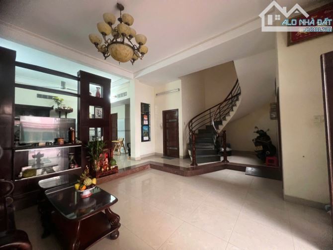 Nhà Vuông 5 tầng HXT tránh 135m2 – Hà Huy Giáp Quận 12 - 1