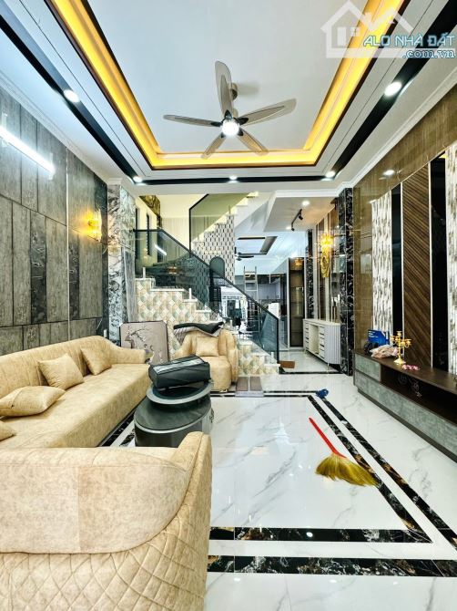 NHÀ 1 TRỆT 3 LẦU 5PN 6WC ĐANG HOÀN THIỆN KDC 91B - P. TÂN AN, TPCT - 1