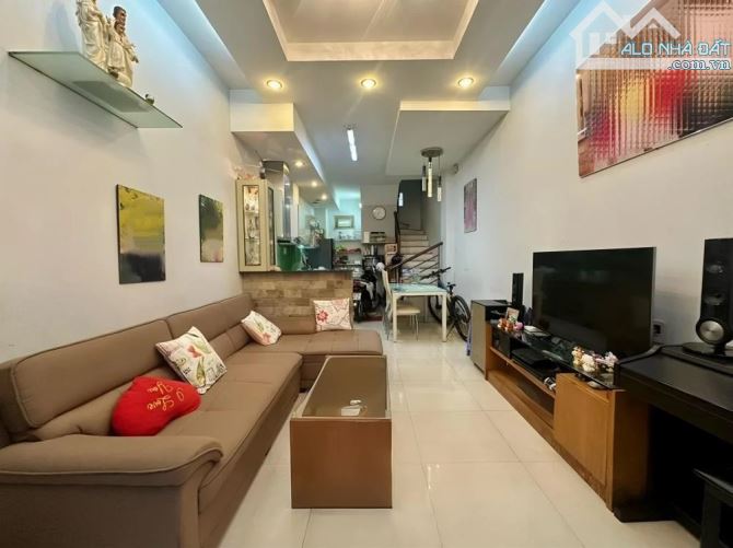 Bán nhà mặt phố Ngọc Lâm 105m2 nhà đẹp ô tô vào nhà kinh doanh tốt 27.5 tỷ - 1
