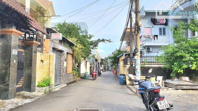 Bán đất mặt tiền Đường 244 sát Dương Đình Hội, phường TNPB, Q9.  - 110m2 ngang 5.65m - 1