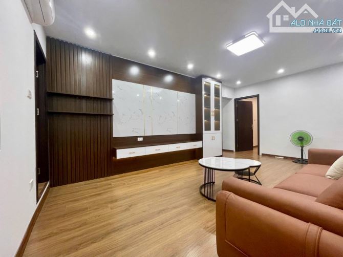 Tập Thể Thanh Xuân Bắc - Ngã tư Khuất Duy Tiến - sổ đỏ 44m - 3 Ngủ thoáng sáng - 1