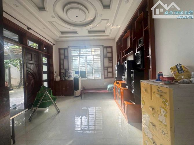 CẦN BÁN GẤP NHÀ HÀNG VÀ BIỆT THỰ GIẢM NGAY 3 tỷ - 1
