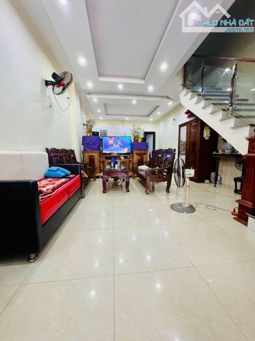 BÁN CĂN NHÀ 3 TẦNG XÂY KIÊN CỐ DT70M, 3 TỶ. - 1