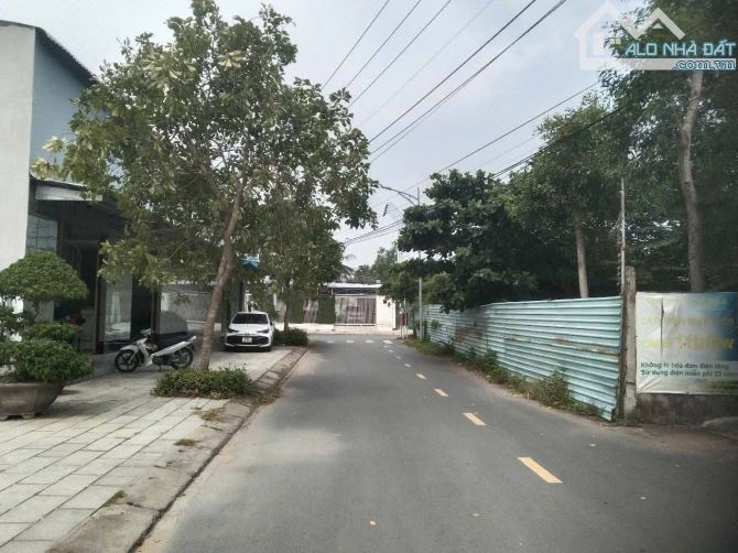 Nhà nhánh D5 đoạn khu dân cư đông đúc thích hợp định cư - 1