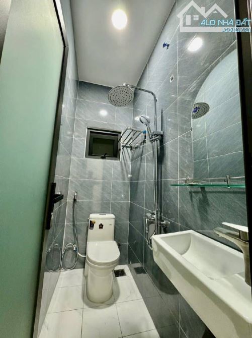 NHÀ ĐẸP NHỎ TIỀN NGAY TRƯỜNG THPT TRẦN HƯNG ĐẠO. PHƯỜNG 6. GÒ VẤP - 1
