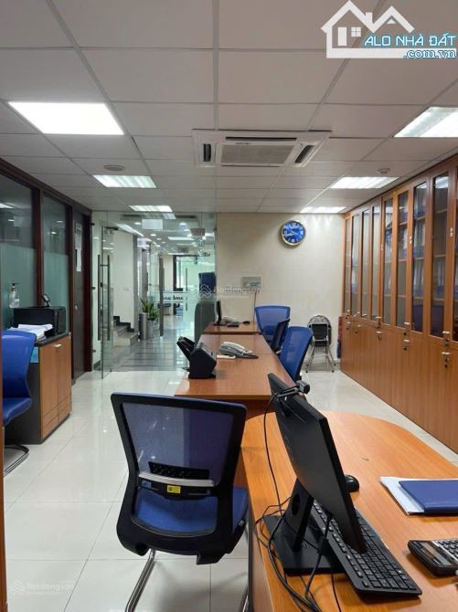 Bán GẤP MP TRẦN NHÂN TÔNG 188m 8T  MẶT TIỀN 7M2 GIÁ 800TR/M dòng tiền 4,8 tỷ/n - 1
