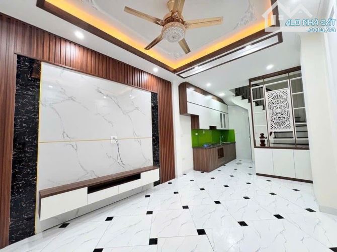 Q.TX-Chỉ 12.x tỷ có Nhà 4 tầng, 30m², mặt phố lớn – Ô tô tránh, vị trí đắc địa, - 1