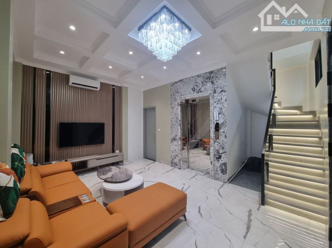 Đẳng cấp Khâm Thiên - Lê Duẩn - 7 tầng, thang máy - MT 6m - nội thất sang trọng - Giá 11.x - 1