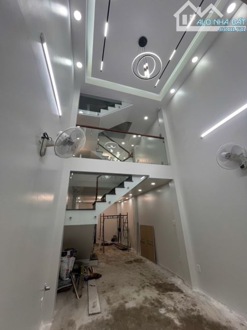 🏡B.án n.hà Lạc Long Quân - 39m2 - 5 T.ầng - HXH 10m - An Ninh , SHR - C.hỉ 10.5 T.ỷ 💵 ❤️ - 1