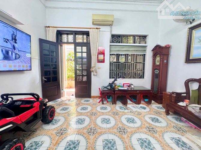 Bán nhà Nguyễn Văn Cừ,Long Biên 4 tầng,54m,mt5m gần oto nhỉnh 9 tỷ - 1