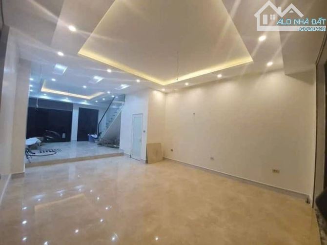 LÔ GÓC LACASTA VĂN PHÚ TRỤC CHÍNH KINH DOANH MỌI HÌNH THỨC - 1