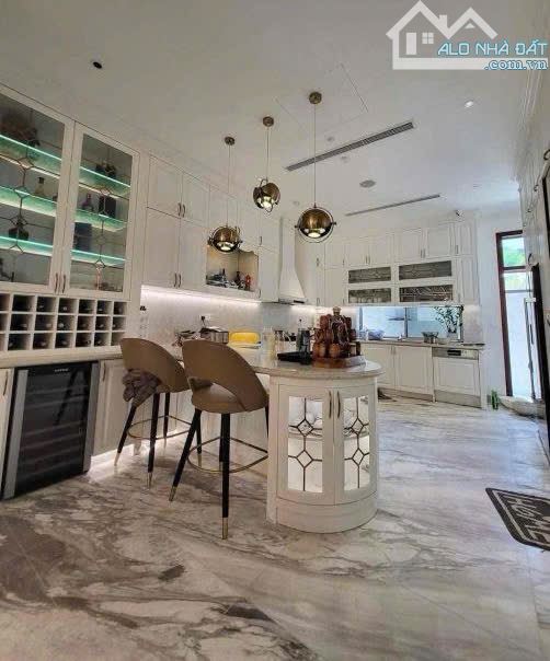 BÁN SIÊU PHẨM CĂN BIỆT THỰ 3 TẦNG, DIỆN TÍCH 650M2, THANG MÁY, HỒ BƠI, KHU VIP HOÀ XUÂN - 1