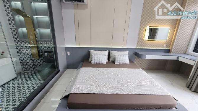 NHÀ PHỐ THANG MÁY – ĐẲNG CẤP - 4 TẦNG - FULL NỘI THẤT NGAY NGÃ TƯ GA - QUẬN 12 - 12