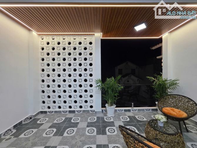 Bán nhà phố Cao cấp Full nội thất Huỳnh Tấn Phát, Nhà Bè, Dt 5x18m. Giá 8,39 tỷ - 13