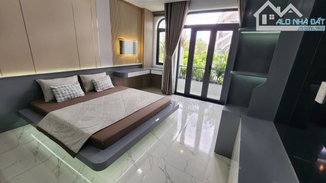 NHÀ PHỐ THANG MÁY – ĐẲNG CẤP - 4 TẦNG - FULL NỘI THẤT NGAY NGÃ TƯ GA - QUẬN 12 - 14